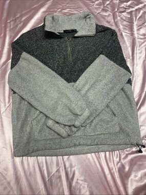 Doe & Rae Two-Tone Gray Sherpa Half-Zip Pullover